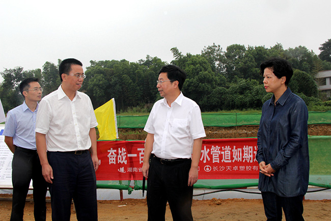 市領(lǐng)導(dǎo)張迎春、夏建平、劉明理等參加調(diào)研，望城區(qū)領(lǐng)導(dǎo)孔玉成、鄒特等陪同調(diào)研